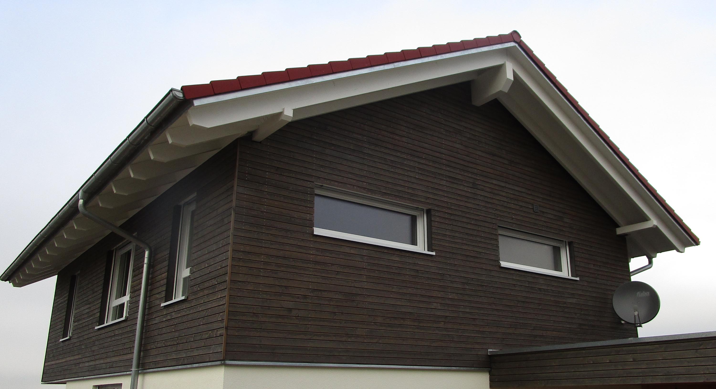 Einfamilienhaus am Hang mit Doppel-Carport in Heubach