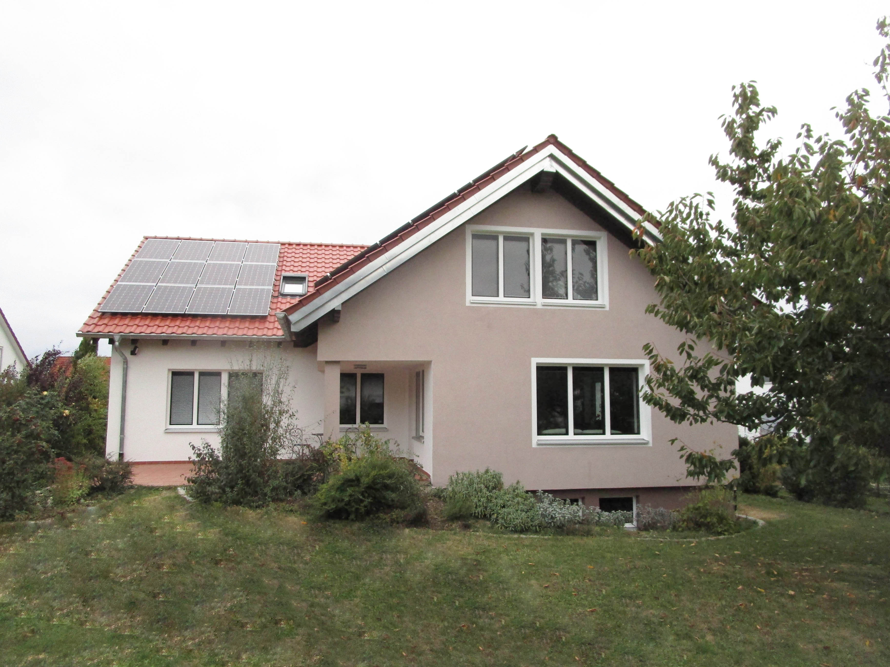 Effizienzhaus-Sanierung eines Zweifamilienhauses in Essingen bei Aalen
